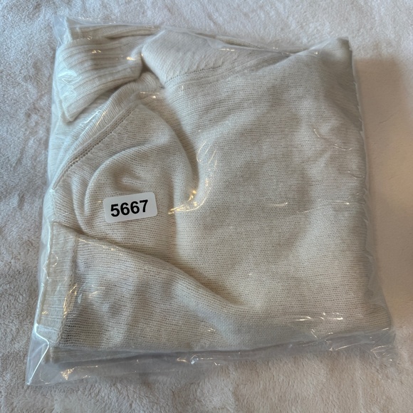 Jenni Kayne Everyday Sweater in Ivory 45667 - Picture 13 of 13